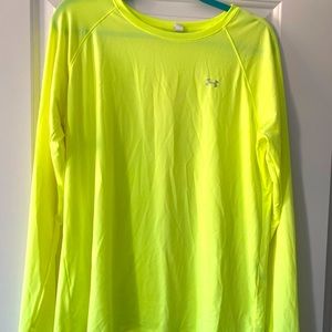 Under Armour top